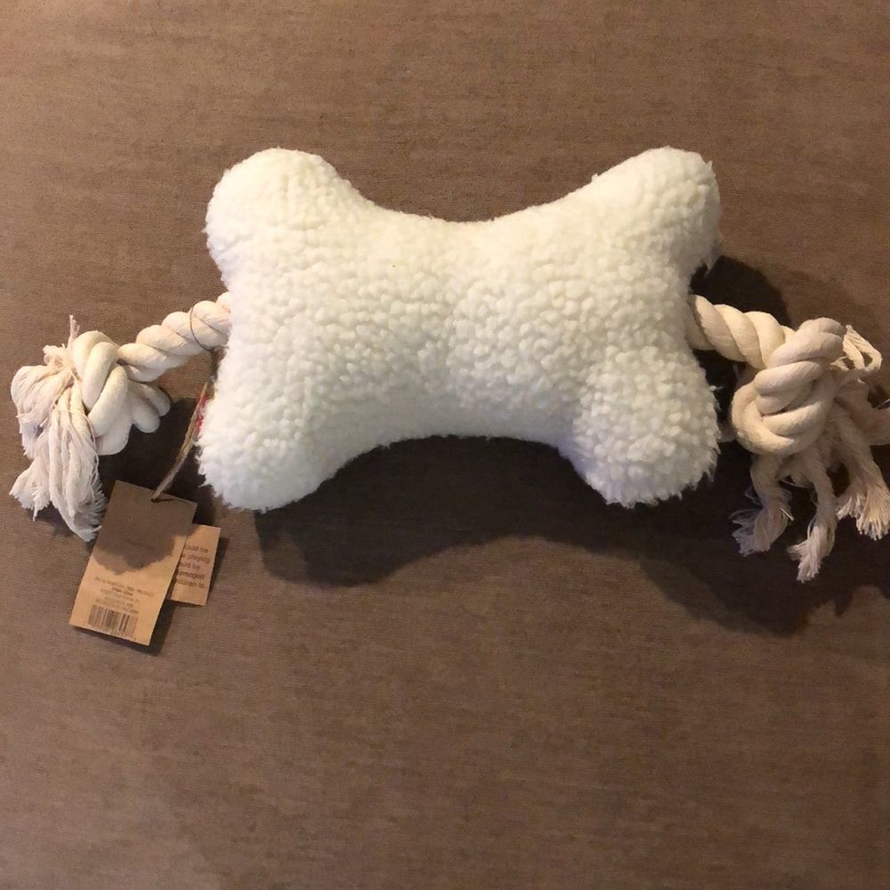 Levi’s LTD edition squeak dog toy- bone**price is firm -host pick 💎